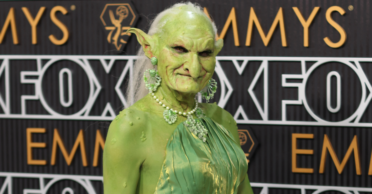 Mysterious green goblin at the Emmys leaves viewers baffled