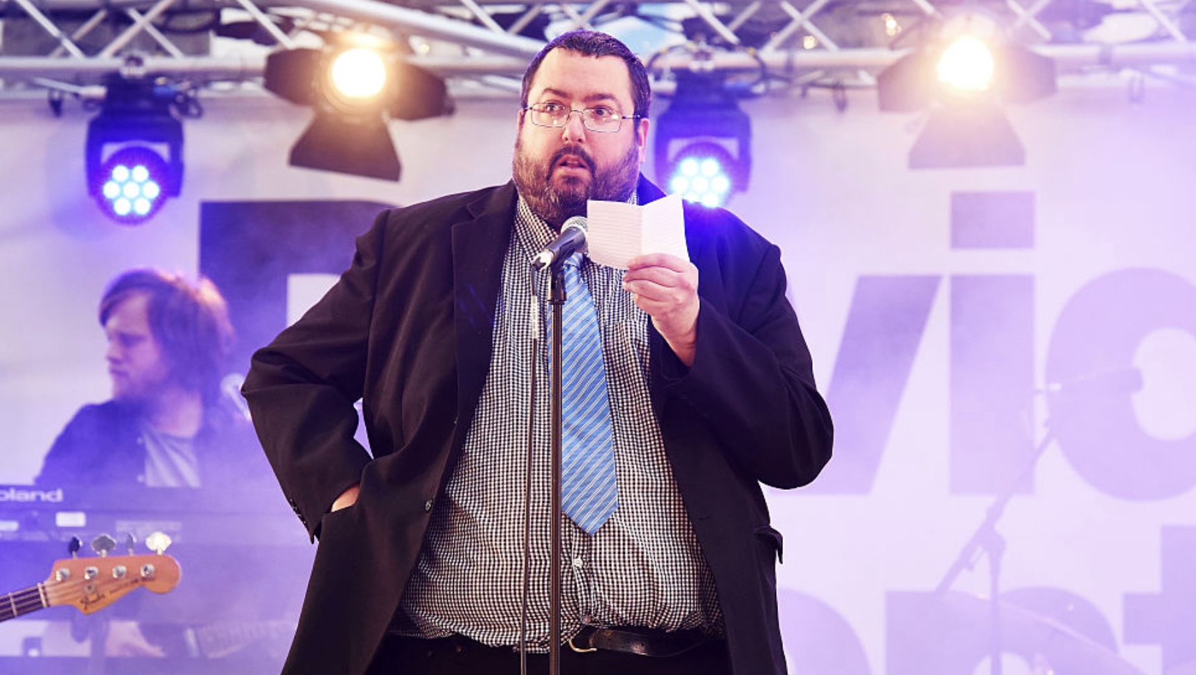 Ricky Gervais leads tributes to 'The Office' star Ewen MacIntosh, who has died aged 50