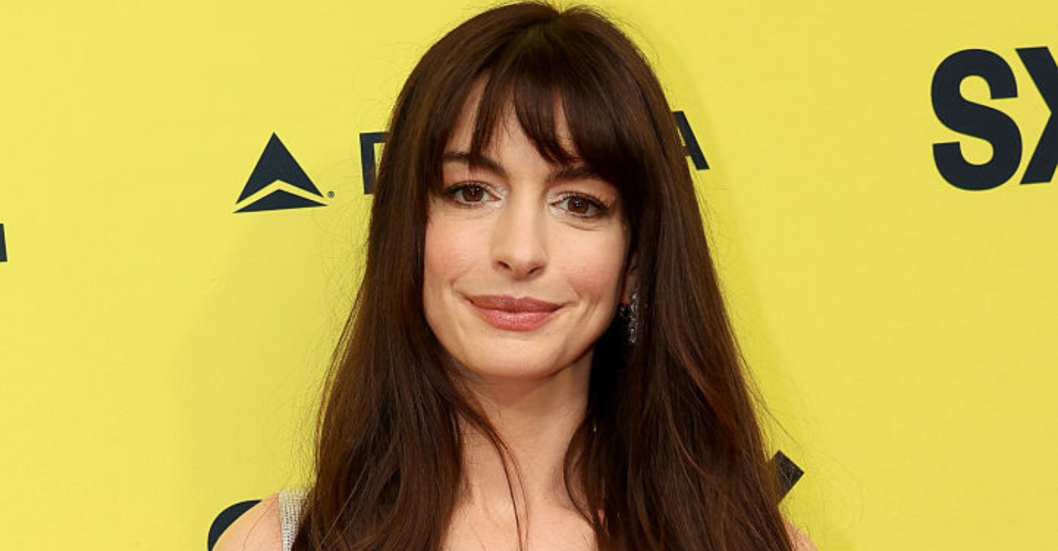 Anne Hathaway opens up about suffering heartbreaking miscarriage while also starring in play where she gives birth